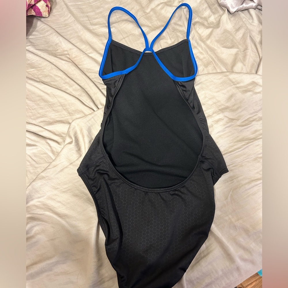 Tyr swimsuit size 36 color blue and black